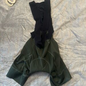 Tres Piñas olive bibs size medium. Used a few times
